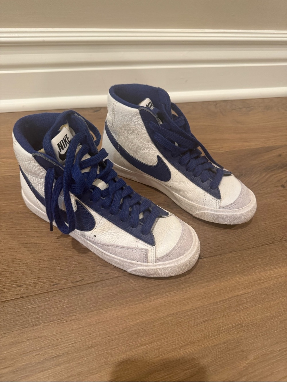 Nike blazer mid 77 White and Navy High-Top Sneakers women’s size 4.5